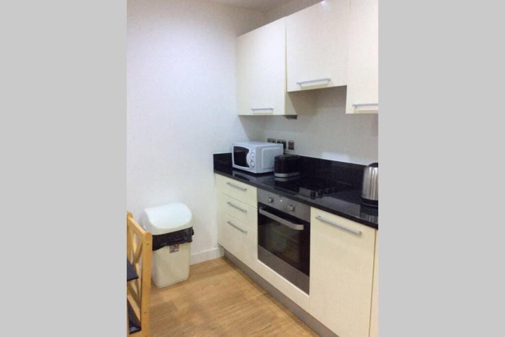 Max'Em Lexington Luxury Apartment Слау Экстерьер фото