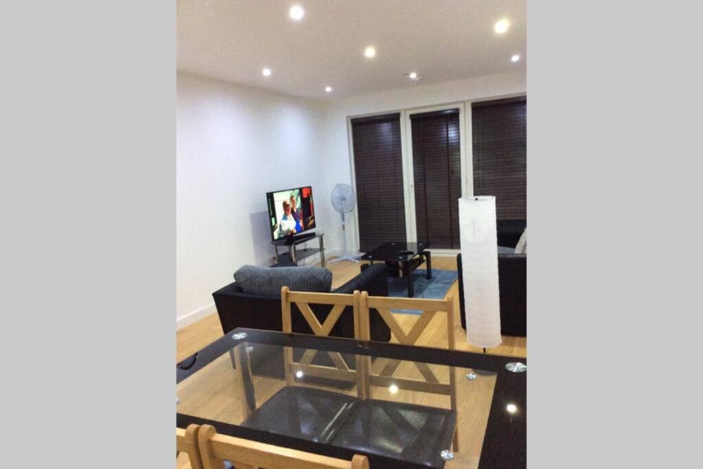 Max'Em Lexington Luxury Apartment Слау Экстерьер фото